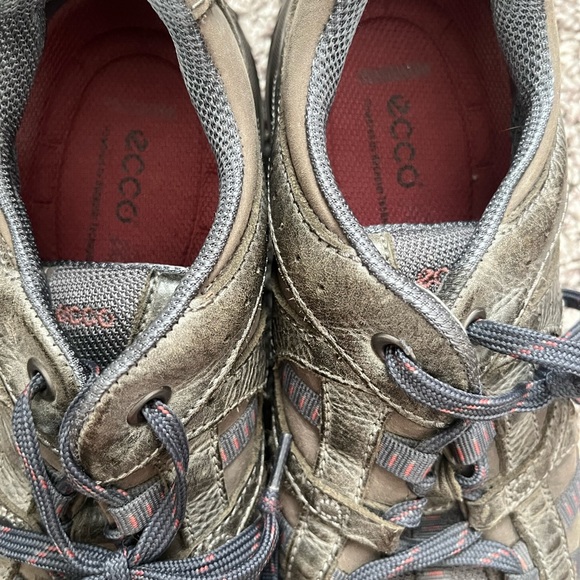 Ecco size 40 walking shoes - Picture 2 of 6